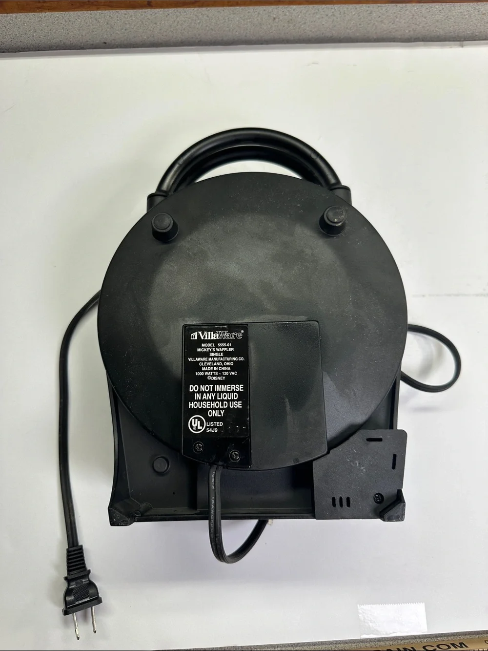 VillaWare Mickey's Single Waffler, Chrome Breakfast Waffle Maker Cosmetic Damage